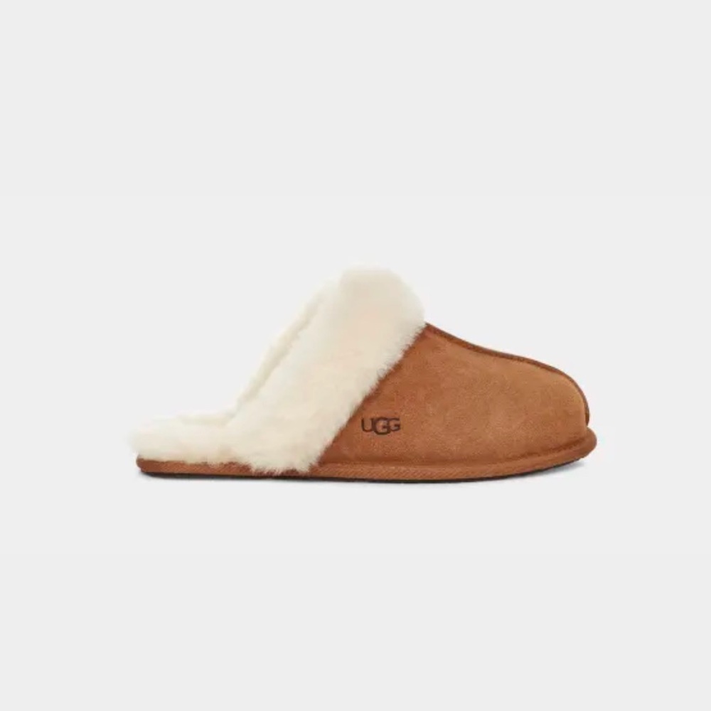 Women’s UGG Scufette II EUC. Size 9